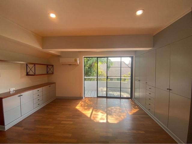 PO246 ให้เช่า บ้านเดี่ยว ซอยทองหล่อ 25 สุขุมวิท 55  บ้านเปล่ารีโนเวทใหม่ เขตวัฒนา