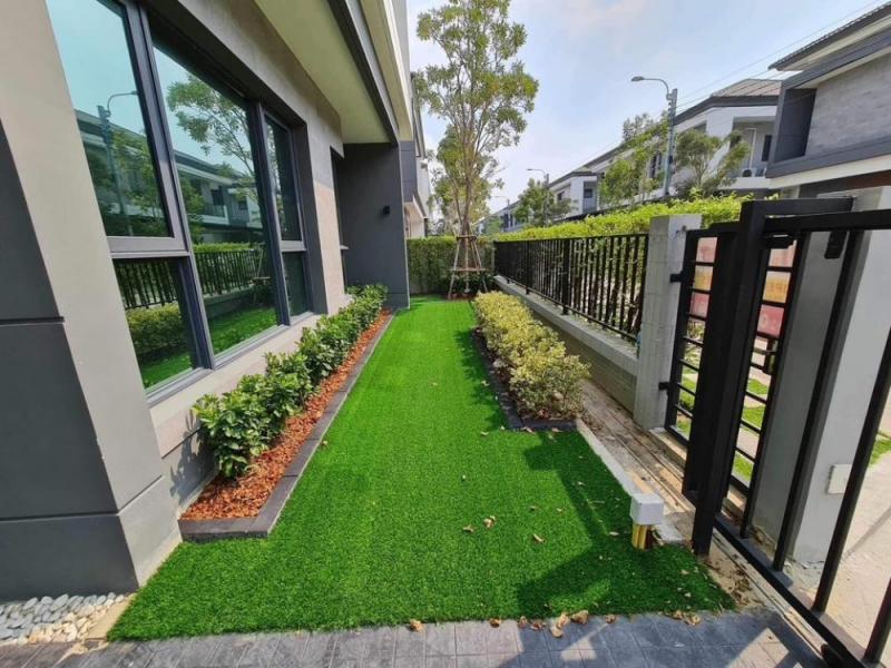 ให้เช่าบ้านเดี่ยวหรู 2ชั้นเนื้อที่ 60 ตร.ว พื้นที่ใช้สอย 235 ตร.ม 4ห้องนอน 4ห้องน้ำ เฟอร์ครบ ถนนบางนาหลังห้างเมกา ราคาเช่า 250,000 บ/ด สิ่งอำนวยความสะดวก Clubhouse ฟิตเนส สระว่ายน้ำระบบเกลือขนาดใหญ่ สระว่ายน้ำเด็ก พื้นที่สวนสีเขียวขนาดใหญ่ กว่า 5 ไร่ เจ้าหน้าที่รักษาความปลอดภัย 24 ชั่วโมง ระบบ CCTV ทางเข้า-ออกโครงการ ระบบ KATSAN สำหรับเข้า-ออกโครงการ ระบบสัญญาณกันขโมยภายในบ้าน ระบ