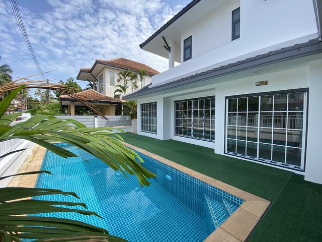 #PR044 For Rent : Thalang, Private Pool Villa near Airport, 5 Bedrooms 4 Bathrooms Private pool villaNear Phuket Airport- 5 bedrooms, 4 bathrooms- 1 storage room- Area 60 sq.w.- Usable area 174.35 sqm. Nearby places- Nai Yang Beach- Phuket International Airport- Splash Jungle Water Park Price 60,000 baht/month for annual contract.----------------------------------#PR044 สำหรับเช่า : พูลวิลล่าส่วนตัว ใกล้สนามบิน 5 ห้องนอน 4 ห้องนํ้าพูลวิลล่าส่วนตัวใกล้สนามบินภูเก็ต - 5 ห้องนอน 4 ห้องน้ำ - 1 ห้องเก็บของ- เนื้อที่ 60 ตร.วา - พื้นที่ใช้สอย 174.35 ตรม. สถานที่ใกล้เคียง- หาดในยาง- ท่าอากาศยานนานาชาติภูเก็ต- สวนนํ