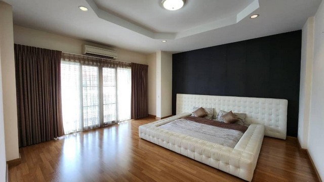 ขาย บ้านเดี่ยว 2 ชั้น โซนบางแสน โครงการ มณีรินทร์ อ่างศิลา พื้นที่เยอะ