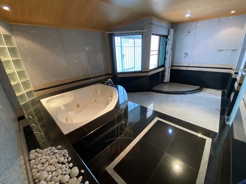 RH011624 ให้เช่า ทาวน์โฮม3ชั้น บ้านกลางเมือง ย่าน พระราม 9  เฟอร์นิเจอร์ครบ ใกล้ The nine rama 9