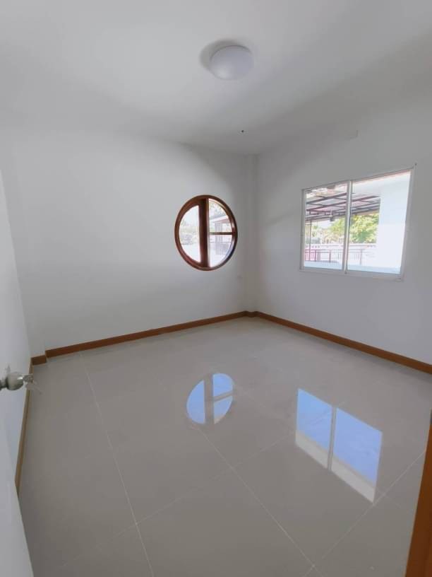 ถูกสุดๆ เพียง 1.99 ล้าน 50 ตรว. โซนสันทราย บ้านสร้างใหม่ชั้นเดียว พร้อมเข้าอยู่ มี 2 หลังเท่านั้น พร้อมของแถมอีกมากมาย