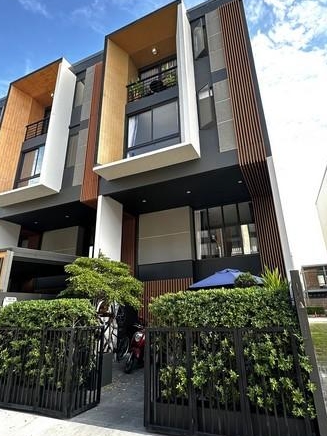 ให้เช่าทาวน์เฮาส์ 3.5 ชั้น พัฒนาการ 32 หมู่บ้านชิเซน ใกล้BTSอ่อนนุช