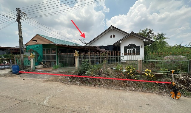   รายละเอียดเพิ่มเติม Code ID : PKK02-08942  ราคาขาย  539,000 บาท- ขนาดพื้นที่ :   70.00 ตร.ว.- พื้นที่ใช้สอย :  148.25 ตร.ม - จำนวนห้อง :   2 ห้องนอน 1 ห้องน้ำ - ที่จอดรถ :    1   คัน- บ้านหันทางทิศ : - พิกัดทรัพย์ : https://maps.app.goo.gl/aq91mzqE6gf3faaD7    สถานที่ใกล้เคียง- ใกล้ตลาดสด ยางชุมน้อย- ใกล้โรงพยาบาลยางชุมน้อย - ใกล้ซีเจ ซูเปอร์มาร์เก็ต สาขายางชุมน้อย- ใกล้โลตัส โก เฟรช ยางชุมน้อย , ศรีสะเกษ สอบถามเพิ่มเติม/นัดชมโทร. 097-419-5982(พลอย