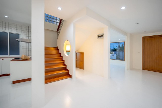 รหัสC5969 ขายบ้านเดี่ยว 2ชั้น รีโนเวทใหม่ ใกล้ถนนสุขุมวิท 150 เมตร พัทยา บางละมุง ชลบุรี