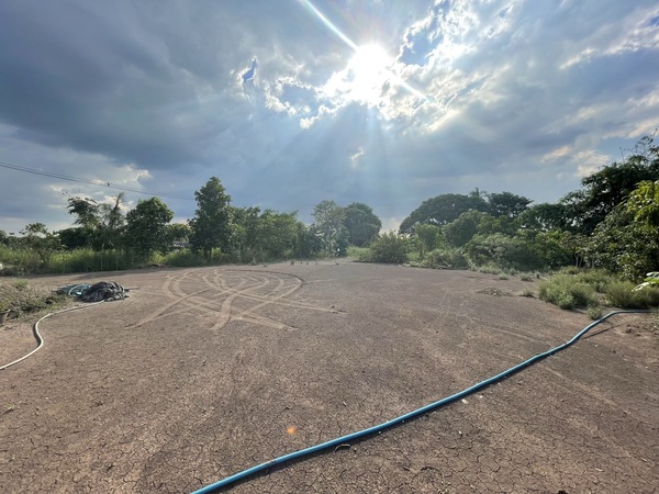 ขายที่ดิน ถมแล้ว หน้ากว้างติดถนน 1 ไร่ 97 ตร.ว. สาธารูปโภคพร้อม สงบ เหมาะสร้างบ้าน โกดัง บ้านใหม่ บางใหญ่ นนทบุรี