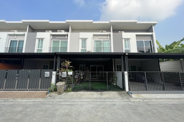  ขายทาวน์โฮม ถูกสุดในโครงการ!!! ฟอร์เร่ ปิ่นเกล้า-พุทธมณฑลสาย 5 17.5 ตร.ว. โครงการยังใหม่ ต่อเติมหลังบ้าน แถมบิวท์อิน เดินทางสะดวก