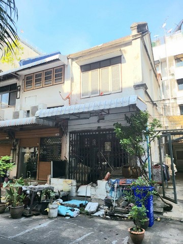 ให้เช่า บ้าน ตึกแถว สาทร เจริญกรุง 44 ใกล้โรงแรมแชงกรีล่า 2 ชั้นครึ่ง ห้องมุม 100 ตรม. 11 ตรว. 95,000/เดือน