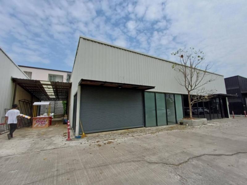 ให้เช่าโกดังขนาดเล็ก พื้นที่ 84 ตรม.ย่านพัฒนาการ 44 ขนาดราคาเช่า 27,000 บาท / เดือน ( ประกัน 2 เดือน ล่วงหน้า 1 เดือน )ที่ตั้ง ถนนพัฒนาการ ซอยพัฒนาการ 44 แขวงสวนหลวง เขตสวนหลวง กรุงเทพมหานครติดต่อ : คุณภัสพงณ์ 063-409-8164Line : deedaa23พื้นที่ใช้สอย 84 ตารางเมตร มีห้องพักและสำนักงานรานละเอียดเพิ่มเติม- ขนาดพื้นที่ 8*8 เมตร : 64 ตรม.- ส่วนสำนักงาน ห้องพักขนาด 20 ตรม.- ค่าน้ำ 18 บาท - ค่าไฟ 7 บาทราคาเช่า 27,