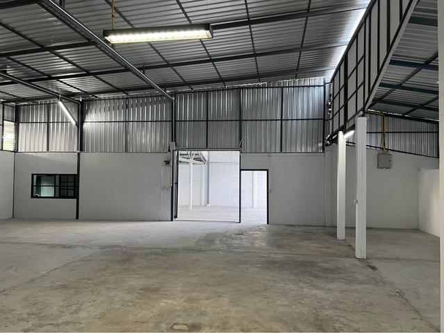 ให้เช่าโกดัง พื้นที่ใช้สอย 500 ตรม.ย่านรามอินทรา ใกล้อีสพาร์ค