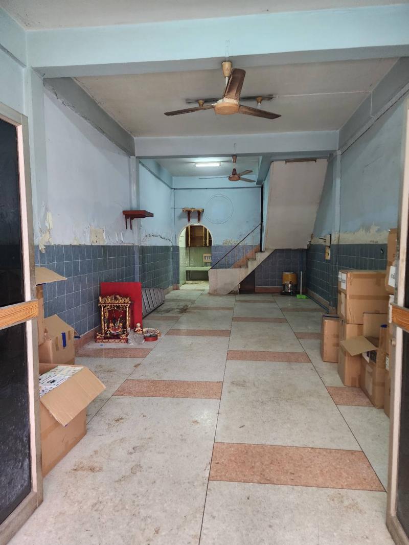 ตึก - พื้นที่ 0 Rai 0 NGAN 16 ตาราง.วา 4500000 บ. ไม่ไกลจาก - มินิบิ๊กซีแฉล้มนิมิตร - วัดจันทร์ใน - สำนักงานเขตบางคอแหลม - สำนักงานสรรพากรพื้นที่สาขาบางคอแหลม - โรงพยาบาลเจริญกรุงประชารักษ์ - แม็กซ์แวลู พระราม 3 - แม็คโคร ฟู้ดเซอร์วิส บางคอแหลม - เอเชียทีค เดอะ ริเวอร์ฟร้อนท์ ราคาต่ำกว่าตลาด กรุงเทพ