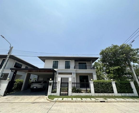 ขายบ้านเดี่ยว 2 ชั้น  เศรษฐสิริ พัฒนาการ 87 พร้อมสระว่ายน้ำ 81 ตารางวา