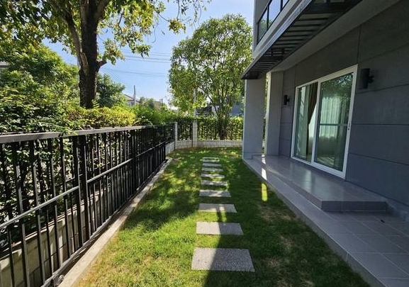 ขายบ้านเดี่ยว 2 ชั้น หลังหัวมุม Centro บางนา - วงแหวน เฉลิมพระเกียรติ 30 เนื้อที่ 61.5 ตรว. 4 ห้องนอน