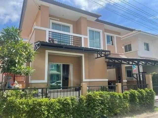 RHT1452ให้เช่าบ้านเดี่ยวเข้าออกได้หลายเส้นทาง ถนนปัญญา-รามอินทรา ถนนรามอินทรา 109 ถนนหทัยราษฎร์ ถนนวงแหวนรอบนอก (กาญจนาภิเษก) และทางด่วนวงแหวนฯ รามอินทรา-อาจณรงค์ โครงการ แลนซีโอ วงแหวนฯ – รามอินทรา  เนื้อที่ 40 ตร.ว. พื้นที่ 176 ตรม.3 ห้องนอน 2 ห้องน้ำ จอดรถ ได้ 1 คัน ในบ้าน 1คัน หน้าบ้านสนใจติดต่อคุณเจี๊ยบ 092-851-6969Line: keti2522*****อนุญาตให้เลี้ยงสัตว์ได้***ราคาเช่า 27,000/เดือน(รวมค่าส่วนก