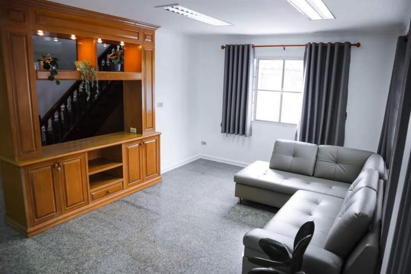 ให้เช่าบ้านเดี่ยว 2 ชั้น 3ห้องนอน ซอยโชคชัย 4 ลาดพร้าววังหิน