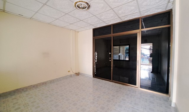 ทาวน์เฮ้าส์โครงการ ปิยวรารมย์(เฟส3) อำเภอไทรน้อย จังหวัดนนทบุรี PKK03-00771