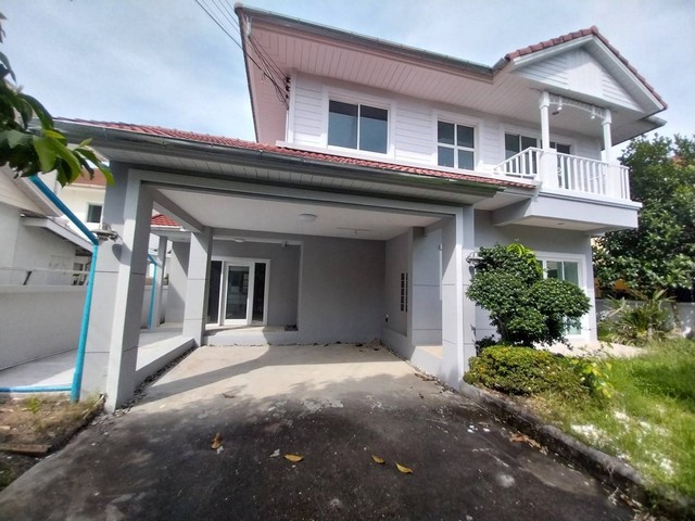   รายละเอียดเพิ่มเติม Code ID :  PSC00140  ราคาขาย  4,731,000  บาท- พื้นที่ใช้สอย :   35.97 ตร.ม.- จำนวนห้อง :  1 ห้องนอน 1 ห้องน้ำ   พิกัดทรัพย์ :  https://maps.app.goo.gl/a5LXrZWwaQAA7Pvn9    สถานที่ใกล้เคียง- ใกล้  เซ็นทรัล พระราม 9- ใกล้  จ๊อด แฟร์ พระราม 9- ใกล้  MRT พระราม 9- ใกล้  โรงพยาบาลจักษุ รัตนินสอบถามเพิ่มเติม/นัดชมโทร. 097-419-5982(พลอย)โทร. 096-932-4624(ออมสิน)Line : @panaya (มี@ด้านหน้า)ปรึกษาสินเชื่อฟรี One Stop Service ดูแลตั้งแต่ต้นจนจบบริษัท ปณยาคิดดี �