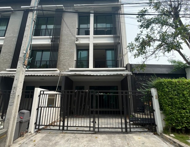 ขายคอนโดใกล้สถานีรถไฟฟ้า สะพานควาย แฟมมิลี่ ทาวน์ เขตพญาไท กทม PKK05-00672