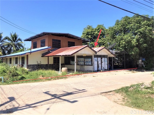   รายละเอียดเพิ่มเติม Code ID : PKK02-12723  ราคาขาย  794,000 บาท- ขนาดพื้นที่ :   143.00 ตร.ว.- พื้นที่ใช้สอย :  286 ตร.ม - จำนวนห้อง :  1 ห้องนอน 2 ห้องน้ำ  - ที่จอดรถ :   1    คัน- บ้านหันทางทิศ : - พิกัดทรัพย์ : https://maps.app.goo.gl/taD59SDiqwaZGLxc6    สถานที่ใกล้เคียง- ใกล้แม็กกี้ซุปเปอร์- ใกล้ท็อปส์ช๊อป สาขาราษีไศล - ใกล้โลตัส โกเฟรช ราษีไศล - ใกล้บิ๊กซีมาร์เก็ต ราษีไศล  สอบถามเพิ่มเติม/นัดชมโทร. 097-419-5982(พลอย)โทร. 096-932-4624(ออมสิน)Line : @panaya (มี@ด�