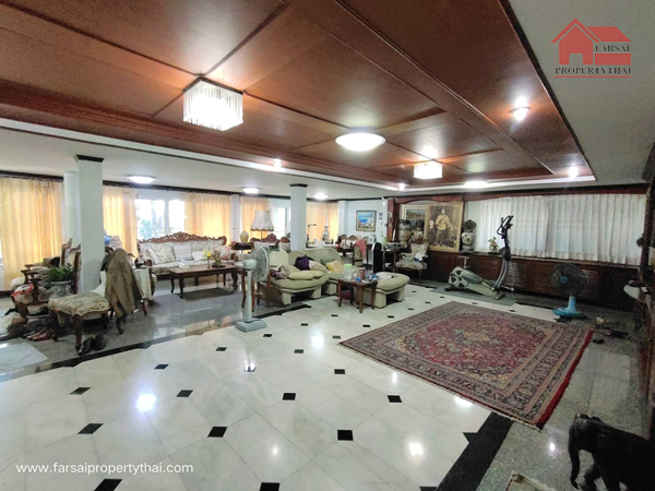 ขายบ้านเดี่ยวหรู 2ชั้นเนื้อที่ 242 ตร.ว พื้นที่ 550 ตร.ม 6ห้องนอน 5ห้องน้ำ เฟอร์บิ้วอิน ถนนรามอินทรา ซอยวัชรพล ราคาขาย 39 ล้านบาท