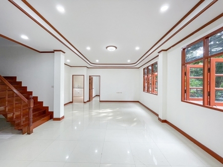 ขายบ้านเดี่ยว 2 ชั้น 4 ห้องนอน โซนอ่างทอง อ.เกาะสมุย