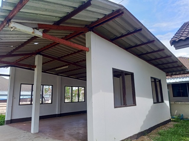 ขายบ้านเดี่ยว 3นอน2น้ำ 104ตรว. ขาย2.49ล้าน พร้อมผู้เช่า หลังมุม หมู่บ้านกรีนปาร์ค ต.ป่าสัก อ.เมือง ลำพูน