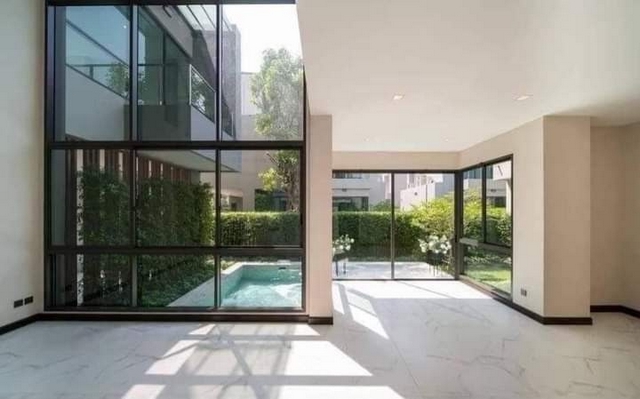 U71 ขาย บ้านหรู 3 ชั้น หมู่บ้านแกรนด์ บางกอก บูเลอวาร์ด ราชพฤกษ์-พระราม 5  , บ้านพร้อมสระว่ายน้ำส่วนตั