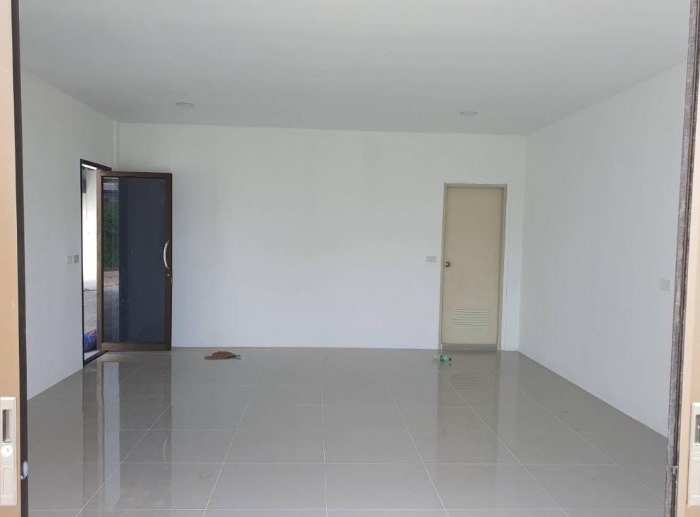 ให้เช่าและขายโกดัง สร้างใหม่ พื้นที่226 ตรม ไอยรา 6/4 ปทุมธานี ใกล้ตลาดไท