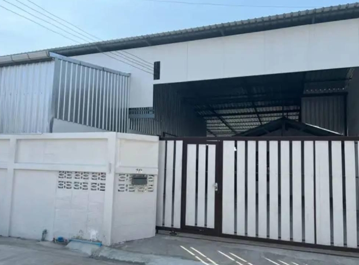  ให้ช่าโกดัง 360ตรม ซอยรามอินทรา  บางเขน 150 ตารางวา