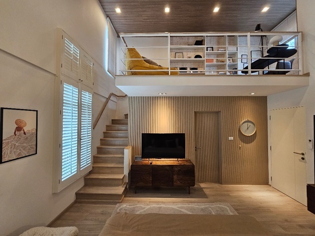 หลังมุม มีสวน เฟอร์พร้อมอยู่ Indy2 บางนา รามคำแหง 2  ให้เช่าบ้านหรูหรา 3 ชั้น 36ตรว.140ตรม. 3นอน 3น้ำ 4แอร์ 4จอดรถ ตลาดนัมเบอร์วัน