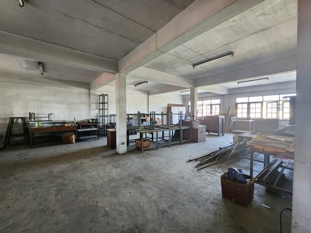 ขาย ตึกแถว 4 ชั้น 3 คูหา เอกชัย 1/1 ใกล้ถนนหลัก ทำเลดี เหมาะ รีโนเวททำที่อยู่อาศัย หอพัก หรือ ทำโรงงานกิจการขนาดเล็ก