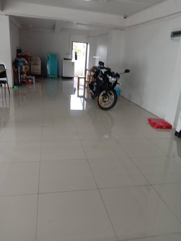 ให้เช่าอาคารพานิชย์ 3.5 ชั้น ริมถนนเลียบคลองแอน ใกล้ตลาดไท