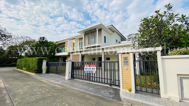 รหัสทรัพย์ 4870บ้านเดี่ยว เพอร์เฟค มาสเตอร์พีช เซนจูรี่ รัตนาธิเบศร์ หลังมุม แปลงใหญ่ ติด Master Club ที่ตั้ง : ถ.รัตนาธิเบศร์ ต.ท่าอิฐ อ.เมืองนนทบุรี จ.นนทบุรี 11000รายละเอียดทรัพย์- บ้านเดี่ยว 2 ชั้น, ขนาดพื้นที่ 159 ตารางวา, พื้นที่ใช้สอย 384 ตารางเมตร- 4 ห้องนอน, 5 ห้องน้ำ, 1 ห้องครัว, 1 ห้องรับแขก, 1 ห้องนั่งเล่น, 1 ห้องแม่บ้าน, 1 ห้องน้ำแม่บ้าน- ชั้นล่างพื้นกระเบื้องหินอ่อน / ชั้นบนพื้น