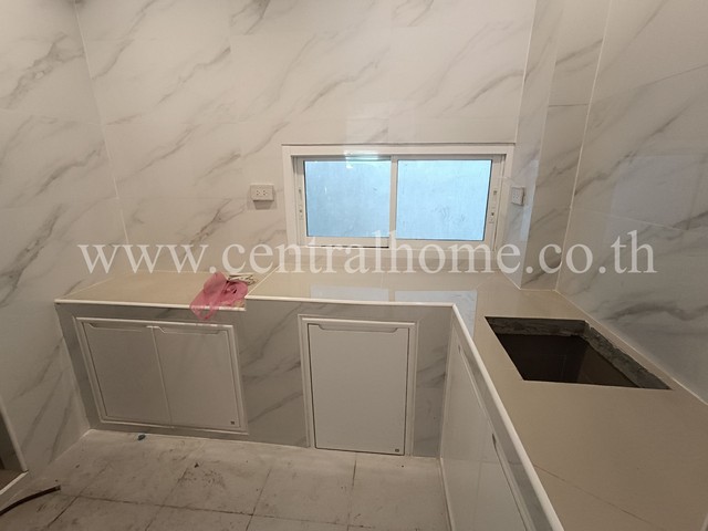 ให้เช่า ตึกแถว 4 ชั้น ซอย สีลม 20 ใกล้ วัดพระศรีมหาอุมาเทวี (วัดแขก)