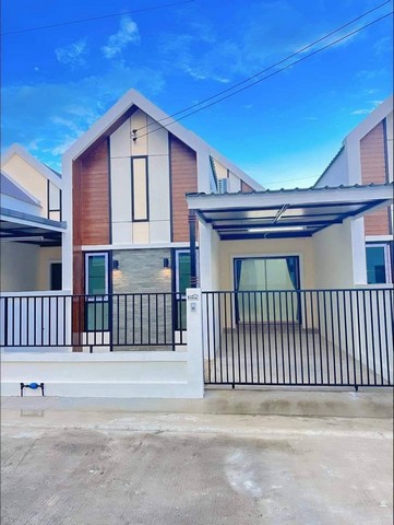 บ้านสไตล์ นอดิก โครงการเยี่ยมทาวน์เฮาส์ บ้านมือ1 สไตล์นอร์ดิก บ้านจริงสวยมากเนื้อที่เริ่มต้น 22.3 ตรว. **พิกัด บ้านบึง-หัวกุญแจ ตำบลคลองกิ่ว อำเภอบ้านบึง จังหวัดชลบุรี##2 ห้องนอน 1 ห้องน้ำ  1 ห้องครัวใหญ่## สนใจนัดดูบ้าน ต้อม 0862682345-ใกล้ตลาดนัดหัวกุญแจ-ใกล้วัดหัวกุญแจโปรโมชั่นพิเศษ----จอง 999 บาท-ฟรีค่าธรรมเนียมการโอน-ฟรีหลังคาโรงจอดรถ-ฟรีเคาน์เตอร์ครัว--ฟรีระบบป้องกัน