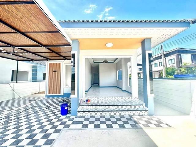 ขายบ้านเดี่ยวชั้นเดียว  ใกล้ อบต. สำนักบก อำเภอเมืองจังหวัดชลบุรี บ้านใหม่ ทำเลทอง