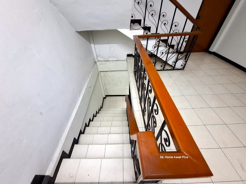 MH0009 ขายทาว์นเฮ้าส์ 3 ชั้น บ้านทิศตะวันออก ใกล้ MRTกระทรวงสาธารณสุข ซอยเรวดี 17 พิ้นที่ 18.3 ตรว