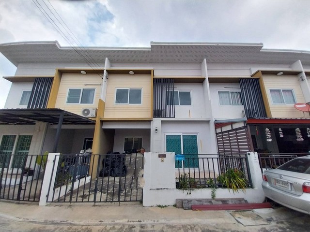 ขายทาวน์เฮ้าส์โครงการ โมดิช บางบัวทอง บางบัวทอง จังหวัดนนทบุรี PKK03-01158