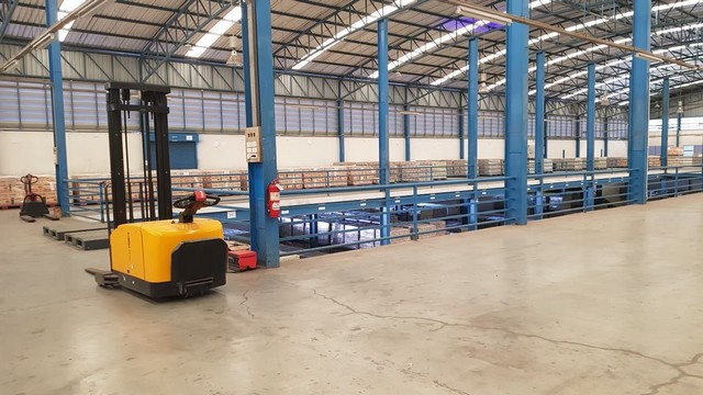 ให้เช่าโกดังโรงงานขนาด 4 ไร่ครึ่ง พื้นที่ 5,000 ตารางเมตร ติดถนนบางบัวทอง-สุพรรณบุรี มีใบ รง.4 ใกล้สี่แยกนพวงศ์ ใกล้ ศูนย์ DC 7-11 บางบัวทอง