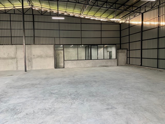 ให้เช่าโกดัง มีออฟฟิศ รามอินทรา 97  พื้นที่ 500 ตรม. เขตคันนายาว ใกล้ แฟชั่นไอส์แลนด์