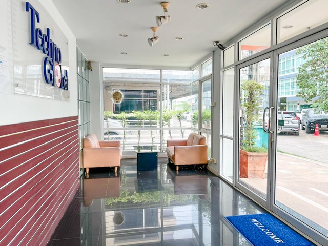 ขายอาคารพาณิชย์ 5 ชั้น 655 ตรม. มีลิฟท์ ถนนนวลจันทร์ ตรงข้ามวัดนวลจันทร์ ติดเลียบด่วนรามอินทรา ใกล้รถไฟฟ้า ** ขายต่ำกว่าราคาประเมิน