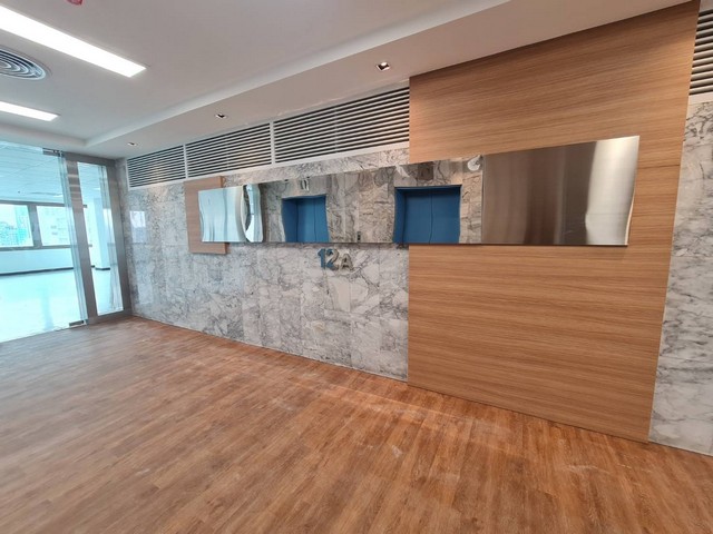 ออฟฟิศ ให้เช่า ใกล้ MRT เพชรบุรี พื้นที่ 300 ตร.ม ชั้น 12 A ราคา 450บาท ต่อ ตร.ม เดินทางสะดวก ติดถนนใหญ่ ใกล้ตึกไทยซัมมิท