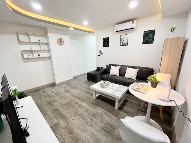 ขายคอนโดรีโนเวทใหม่ SR Complex Condominium ใกล้เซนทรัลเฟส ใจกลางเมือง