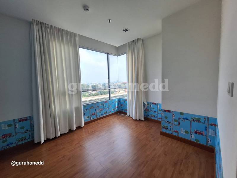 ghd000115R ให้เช่าคอนโด ห้องมุม วิวสระ เดอะ รูม สาทร - ตากสิน ขนาด 77 ตรม ชั้น 8 เฟอร์ครบพร้อมอยู่