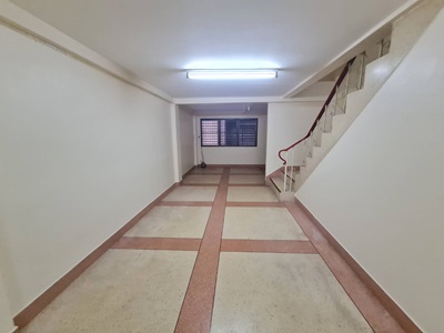 ขายอาคารพาณิชย์ 5ชั้น เหมาะทำออฟฟิตใกล้ บิ๊กซีบางบอน ถ.เอกชัย 69/2 กทม.1. ขายตึกแถว พื้นที่ 17.10 ตารางวา มี 3 ห้องนอน 3 ห้องน้า 4 ห้องทำงาน 1 ห้องรับรอง 1 ห้องครัว2. ตึกมีพื้นที่ใช้สอย 288 ตารางเมตร มีดาดฟ้า จอดรถได้ 1 คัน3. ## สภาพตึก พึ่งรีโนเวทใหม่ สภาพแข็งแรงชมสภาพบ้านได้ที่https://fb.watch/oj_KMruAlh/?mibextid=Nif5oz 4. ทำเลดีมาก1. ใกล้ เซ็นทรัลพระรามสอง และบิ๊กซี พระรามสอง เพียง 5 กม2. ใกล้บิ๊กซี บางบอน เพ