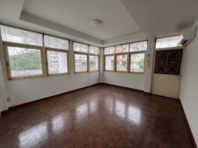 BH2641 ให้เช่าบ้านเดี่ยว ถนนราธิวาสราชนครินทร์ เดินทางสะดวก เพียง 600 ม.ถึง bts ช่องนนทรี