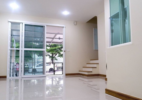 ขายทาวน์โฮม โครงการ Golden Town Sathornใกล้ สถานีวุฒากาศ