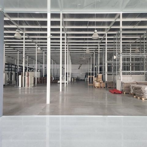 C4324 ให้เช่าอาคารพื้นที่ขายของหรือโชว์รูม พื้นที่ 2375 ตรม และ 6330 ตรม เลียบมอเตอร์เวย์ ใกล้บางแสน พัทยา ศรีราชา