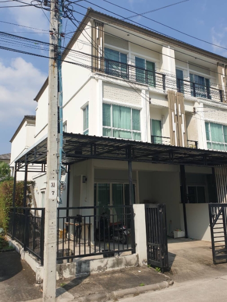  ขายทาวน์โฮม  โครงการเดอะแพลนท์ ซิตี้ นวมินทร์ 86 มี 3 ห้องนอน 3 ห้องน้ำ