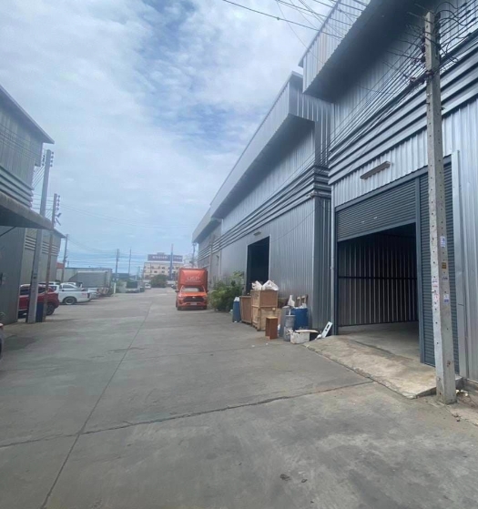 ให้เช่าโกดังย่านเทพารักษ์ ขนาด 300 ตรม พร้อมออฟฟิศ
